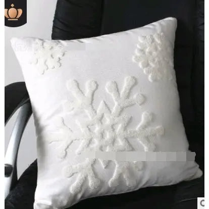 Housse Coussin en coton brodé au motif flocon de neige - Housse De France