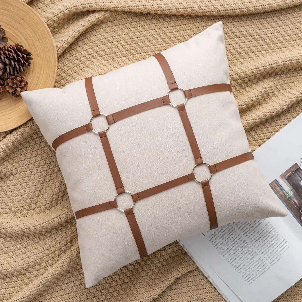 Housse de Coussin Simili-Cuir ELETTA 45x45cm-Brown Net Buckle