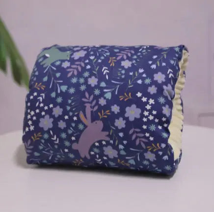 Coussin Allaitement Coton Compact NURSOX Deep blue background rabbit-25X23CM