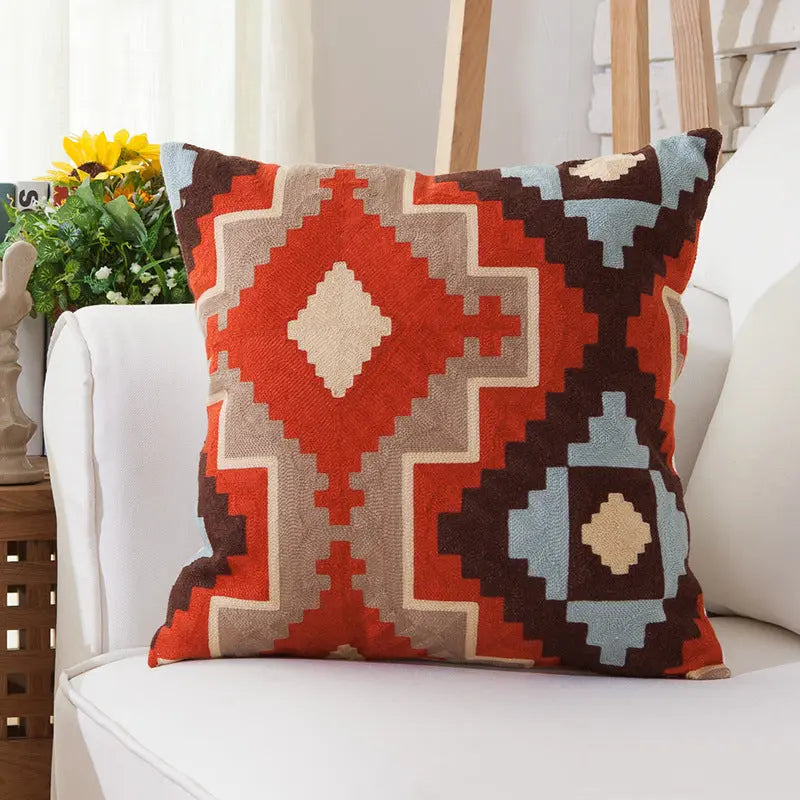Housse de Coussin Brodée CASHPIL Red Cross
