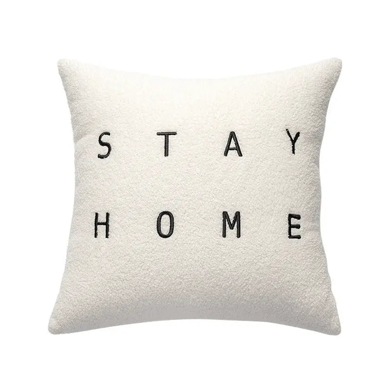 Housse de Coussin Tendance AMBRI Circled velvet letter-45x45cm